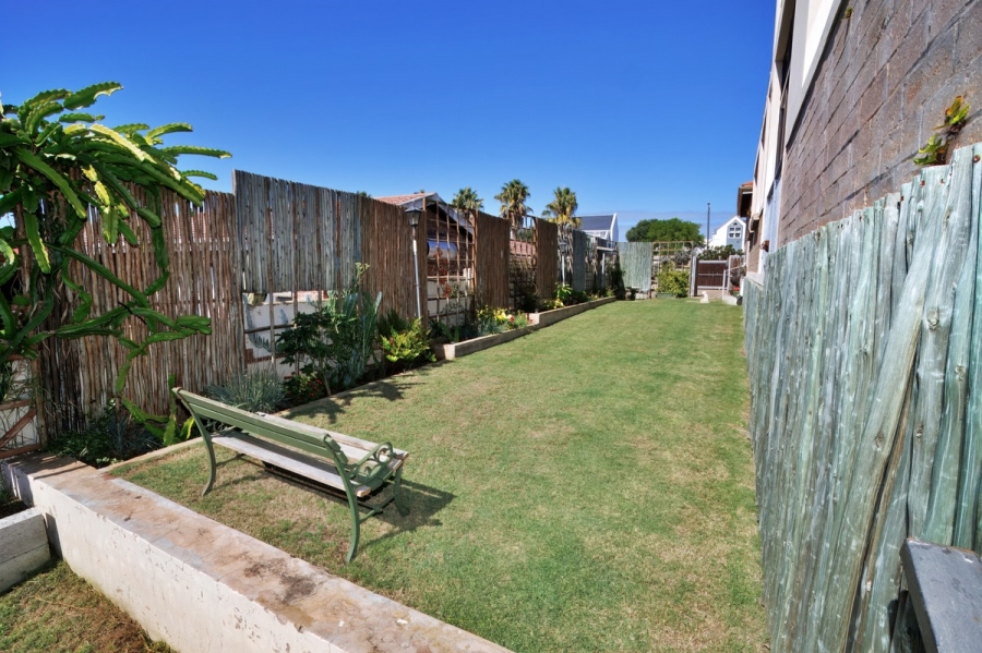 4 Bedroom Property for Sale in Stilbaai Wes Western Cape